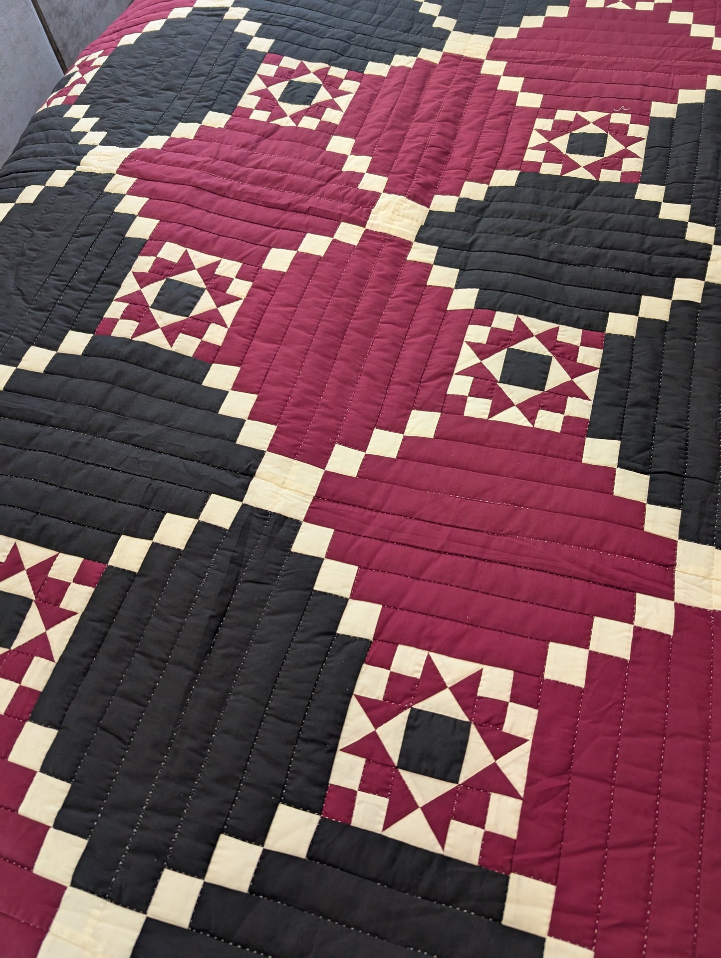 Dutch Star Trellis, black/burgundy